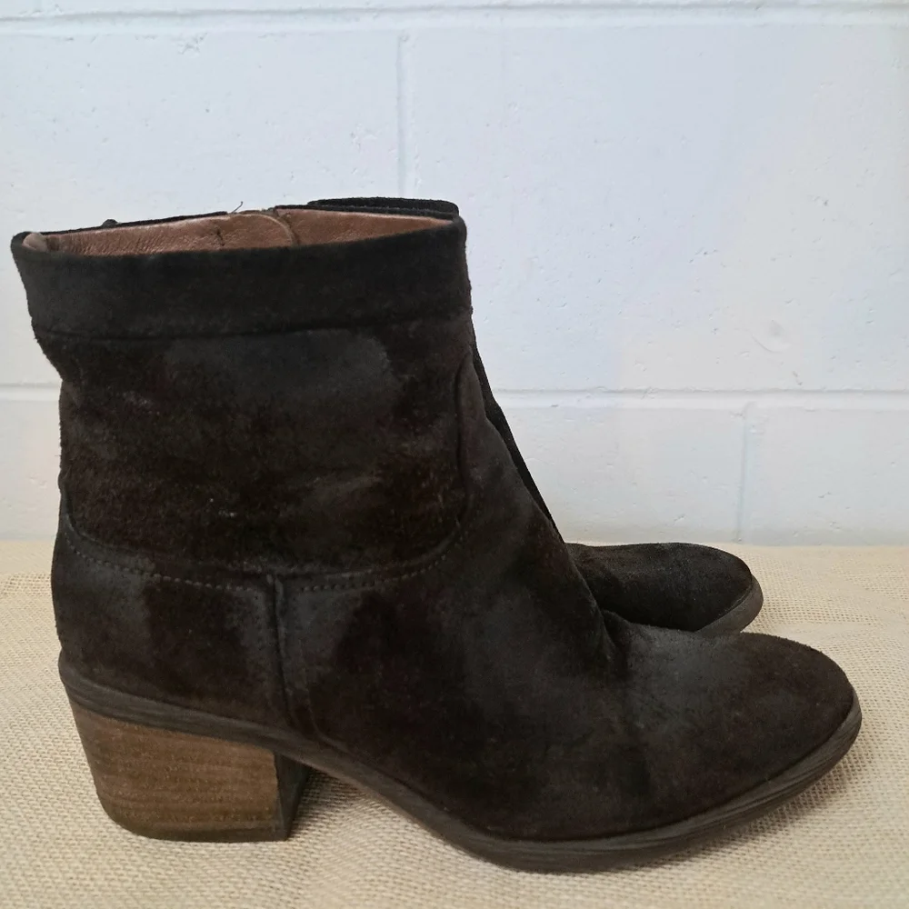 Donald J. Pliner Darua Western Couture Collection Brown Suede bootie 6.5